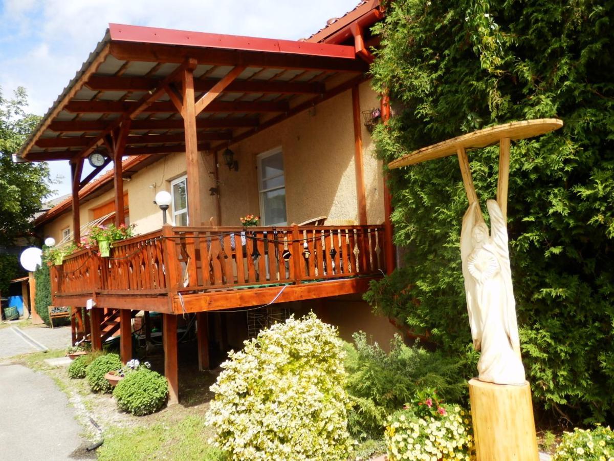 Guesthouse Ilona Velky Kamenec エクステリア 写真