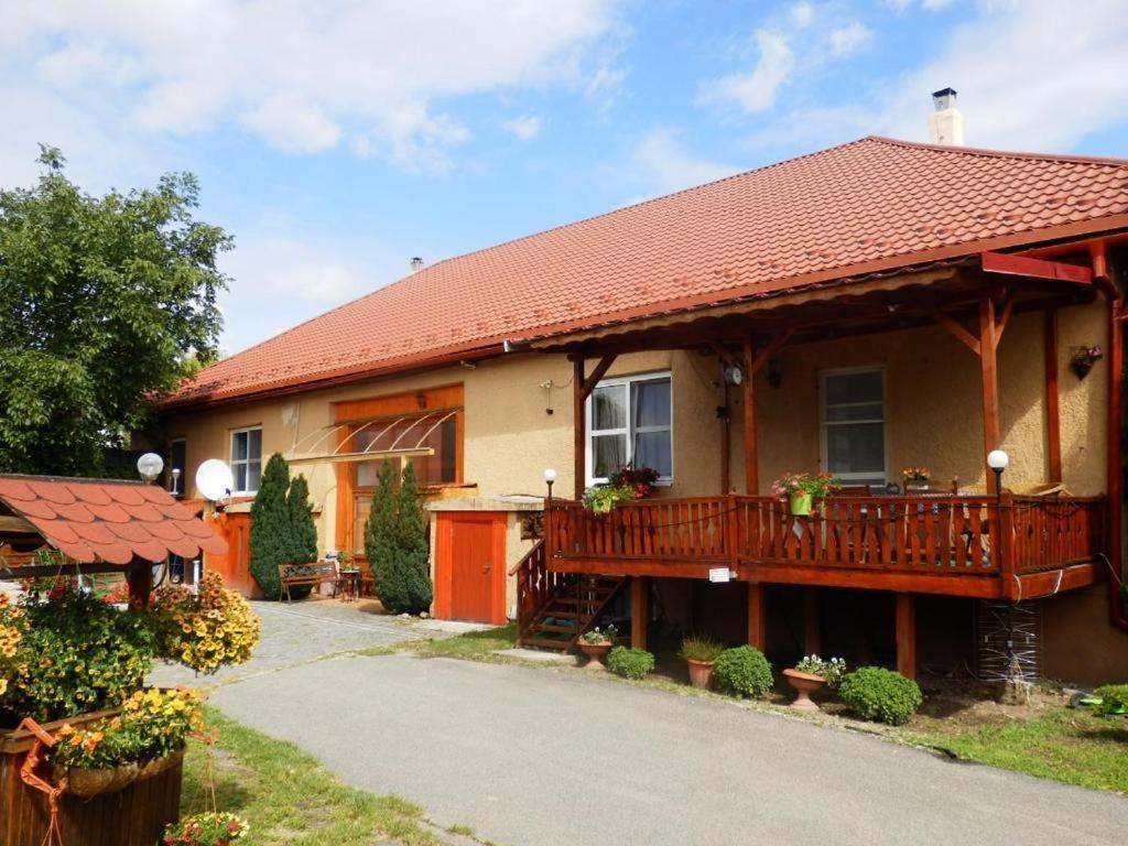 Guesthouse Ilona Velky Kamenec エクステリア 写真